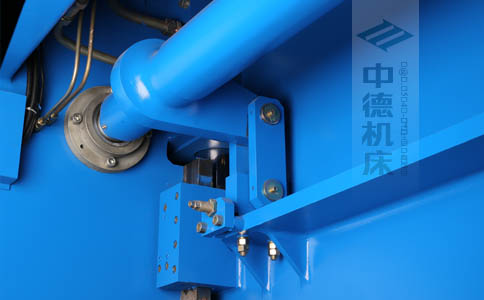 ZDPK-6325配有中德公司最新型扭軸同步裝置，強(qiáng)度高，能調(diào)節(jié)，專利技術(shù).jpg