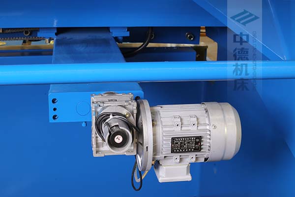 ZDS-1632后擋料AC電機(jī)與減速器一體，故障少，速度快.jpg