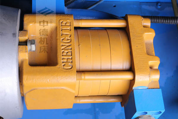 ZDPK-4015采用國(guó)內(nèi)一流品牌電機(jī)及油泵，動(dòng)力強(qiáng)勁，噪音低.jpg